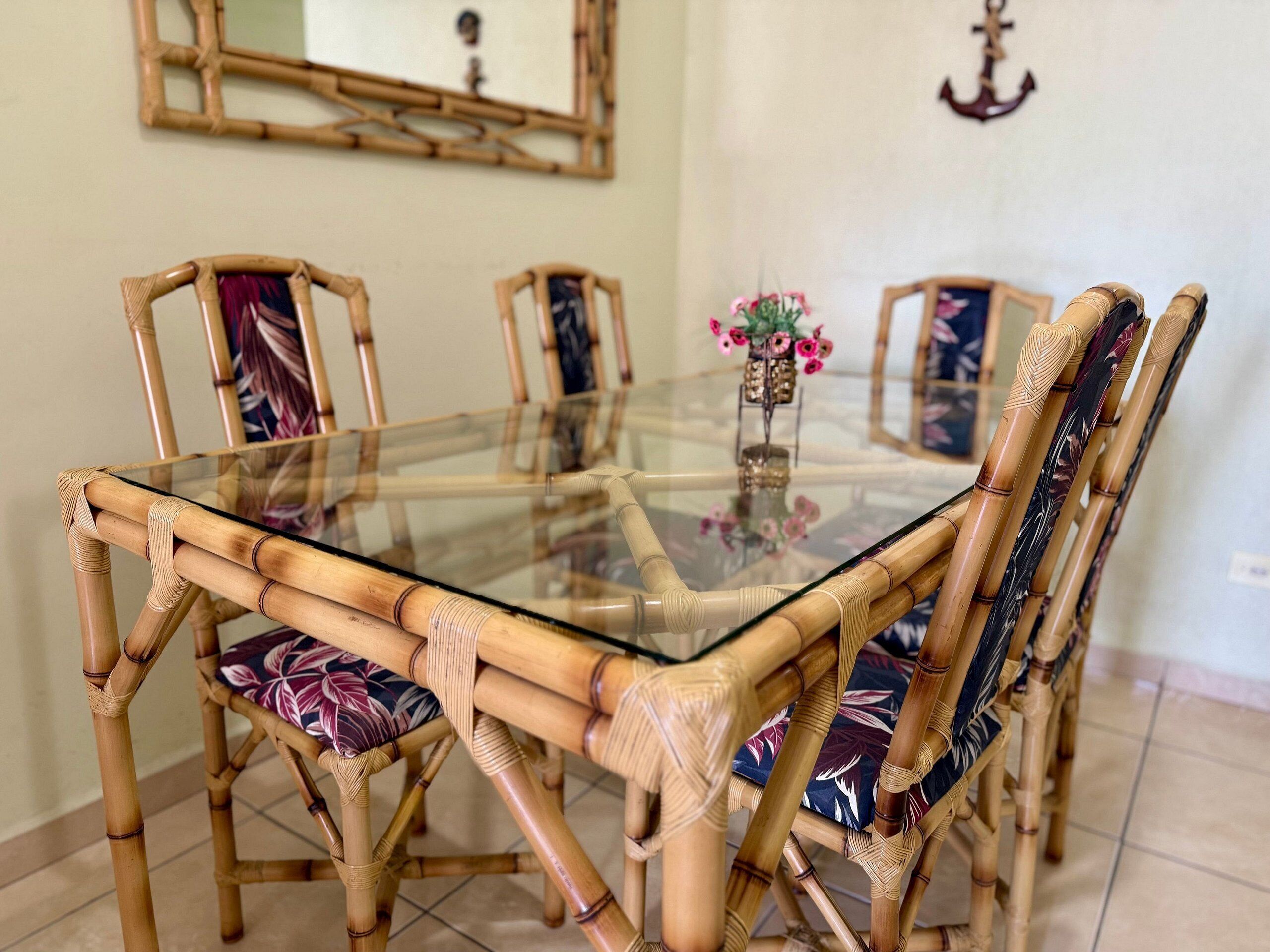 Family Apartment | Dining