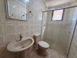 家庭公寓, 夏威夷式陽台 | 浴室