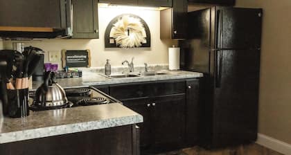 Cambrian & Co. Downtown Loft Stylish, Sophisticated, Charm