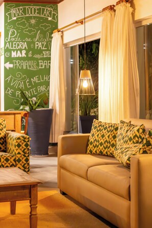 ทีวีจอแอลอีดี 32 นิ้ว พร้อมช่องเคเบิล, บริการสตรีมมิ่ง