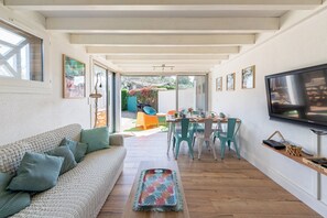 TV - Villa 13 - En duplex, jardin privé à 400m du lac (Biscarrosse)