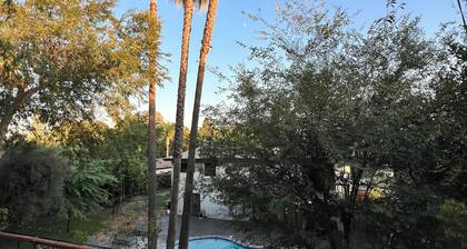 Bakersfield Luxe Stay- Private Spa Vibes • Stylish & Serene