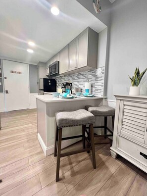 Microwave, oven, stovetop, dishwasher