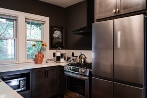 Frigorifero, microonde, forno, lavastoviglie