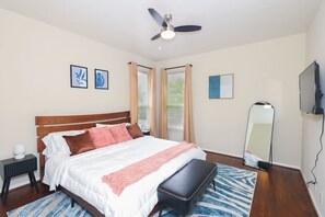 4 bedrooms, iron/ironing board, free WiFi, bed sheets