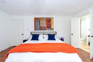 4 bedrooms, desk, iron/ironing board, free WiFi