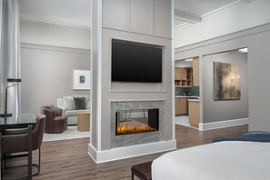 Premium bedding, in-room safe, blackout curtains, soundproofing - The Inn at Dayton (Dayton)