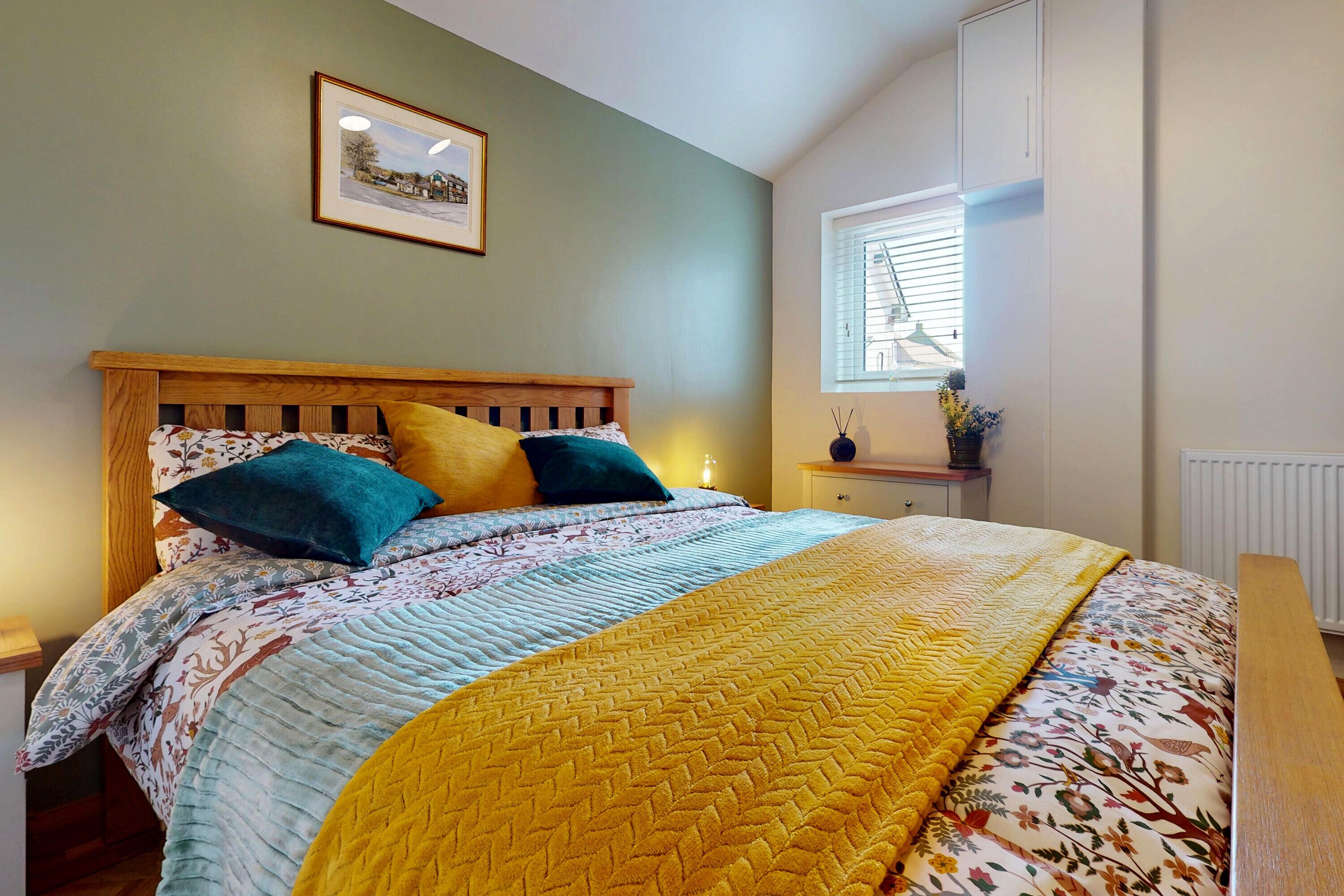 1 habitación, tabla de planchar con plancha, wifi y ropa de cama 