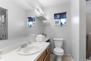 Douche, serviettes fournies