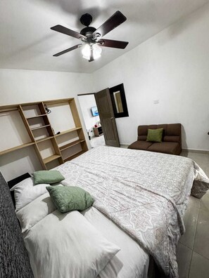 1 chambre, fer et planche à repasser, Wi-Fi, draps fournis