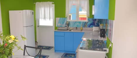 Apartment, 1 Bedroom, Patio, City View | Interior