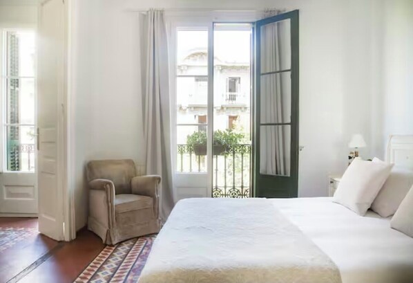 4 bedrooms, iron/ironing board, travel crib, free WiFi