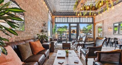 The Eastland Historic Hotel- Imperial Room