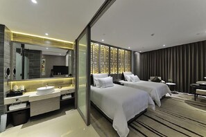 Tempat tidur bayi