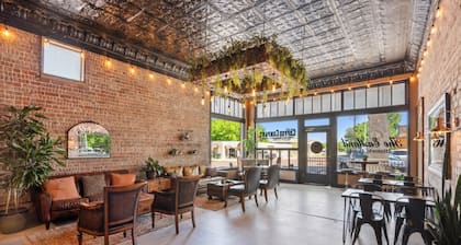 The Austin Room at The Eastland Historic Hotel