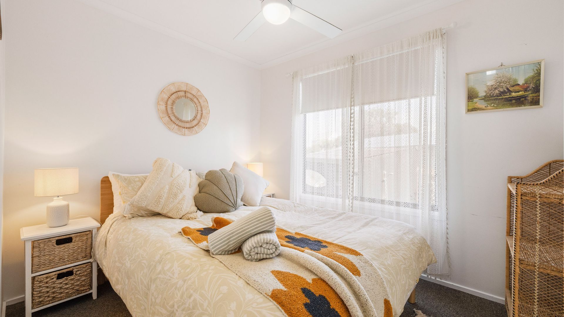 3 bedrooms, iron/ironing board, travel crib, internet