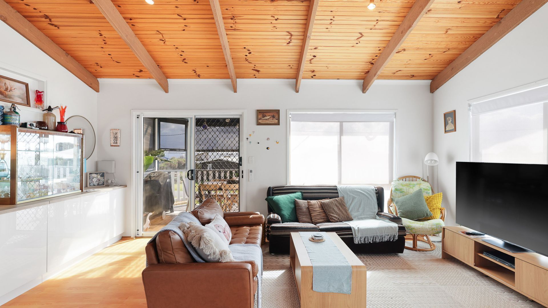 Fernseher, Kamin, DVD-Player, Tischtennisplatte