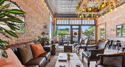 The Burnet Room at The Eastland Historic Hotel