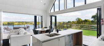 Estuary Views - Riverhead Holiday House