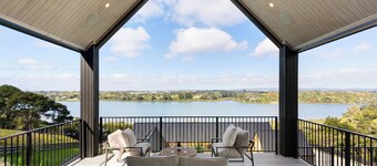 Estuary Views - Riverhead Holiday House