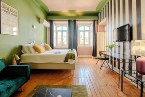Quarto luxo, vista para a cidade | 1 quarto, Wi-Fi de cortesia, roupa de cama