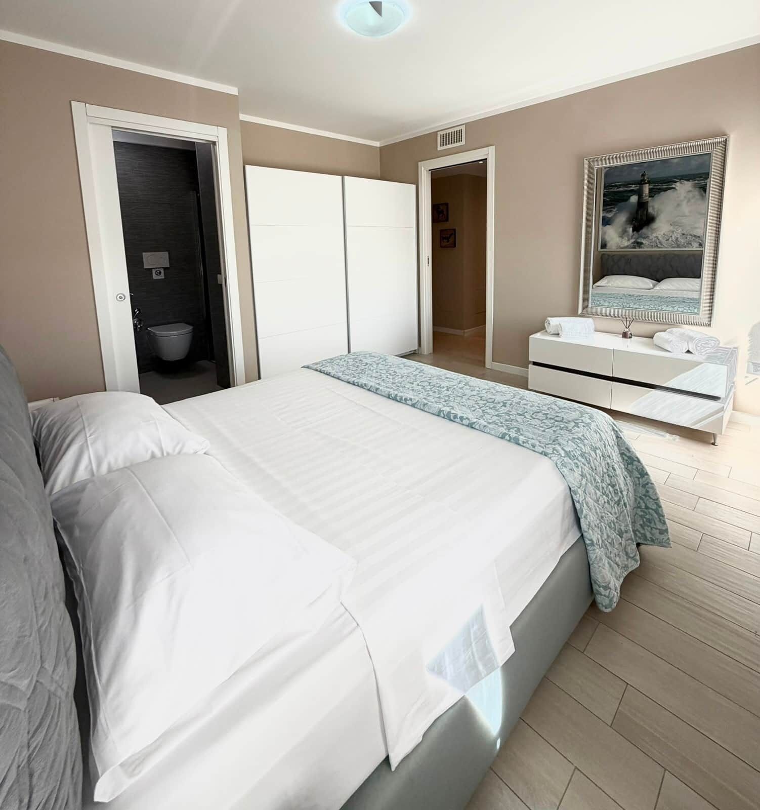 2 bedrooms, iron/ironing board, travel cot, WiFi