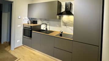 Kühlschrank, Ofen, Herdplatte, Geschirrspüler