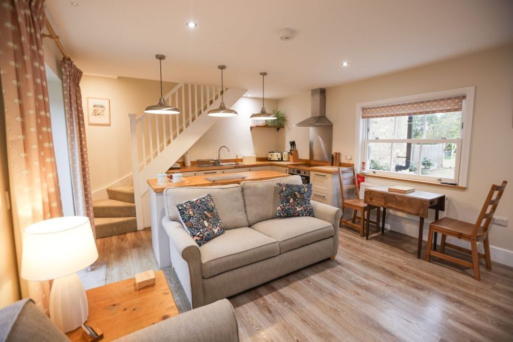 Smart TV, fireplace, stereo