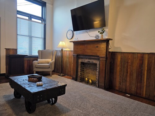 Historical 1-bedroom apartment in centrally located and charming Vevay, Indiana
