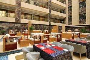 مطعم