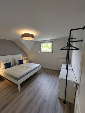 Condo, Mountain View | Hypo-allergenic bedding, laptop workspace, iron/ironing board, free WiFi - FeWo's Wintrich by Brauneberger Hof (Wintrich)