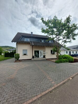 Property entrance - FeWo's Wintrich by Brauneberger Hof (Wintrich)