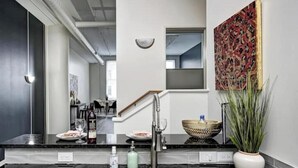 Interior - Ste 713+City Views+Free Parking+Indoor Access to Skywalk (Indianapolis)