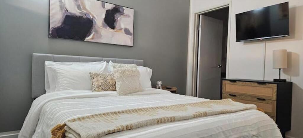 1 chambre, bureau, fer et planche à repasser, Wi-Fi gratuit