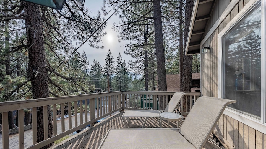 Stylish Truckee Retreat Deck, Near Lake & Skiing Moraine by Avantstay