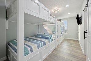 4 Schlafzimmer, Bügeleisen/Bügelbrett, Reisekinderbett, kostenloses WLAN