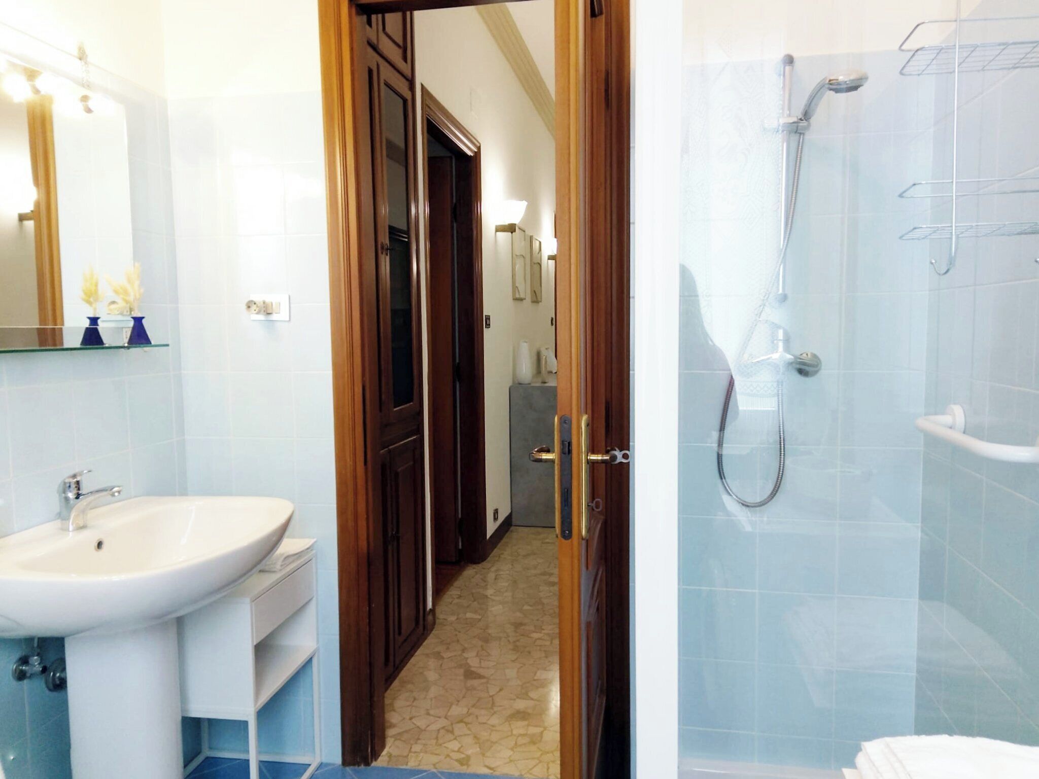 Doccia, asciugacapelli, bidet, asciugamani