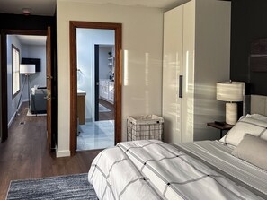 Suite, 2 Bedrooms, Kitchen