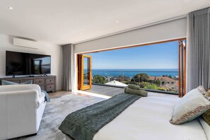 5 Schlafzimmer, Schreibtisch, Bügeleisen/Bügelbrett, WLAN