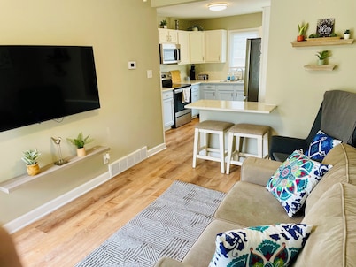 Cozy Cottage on Historic Main Street