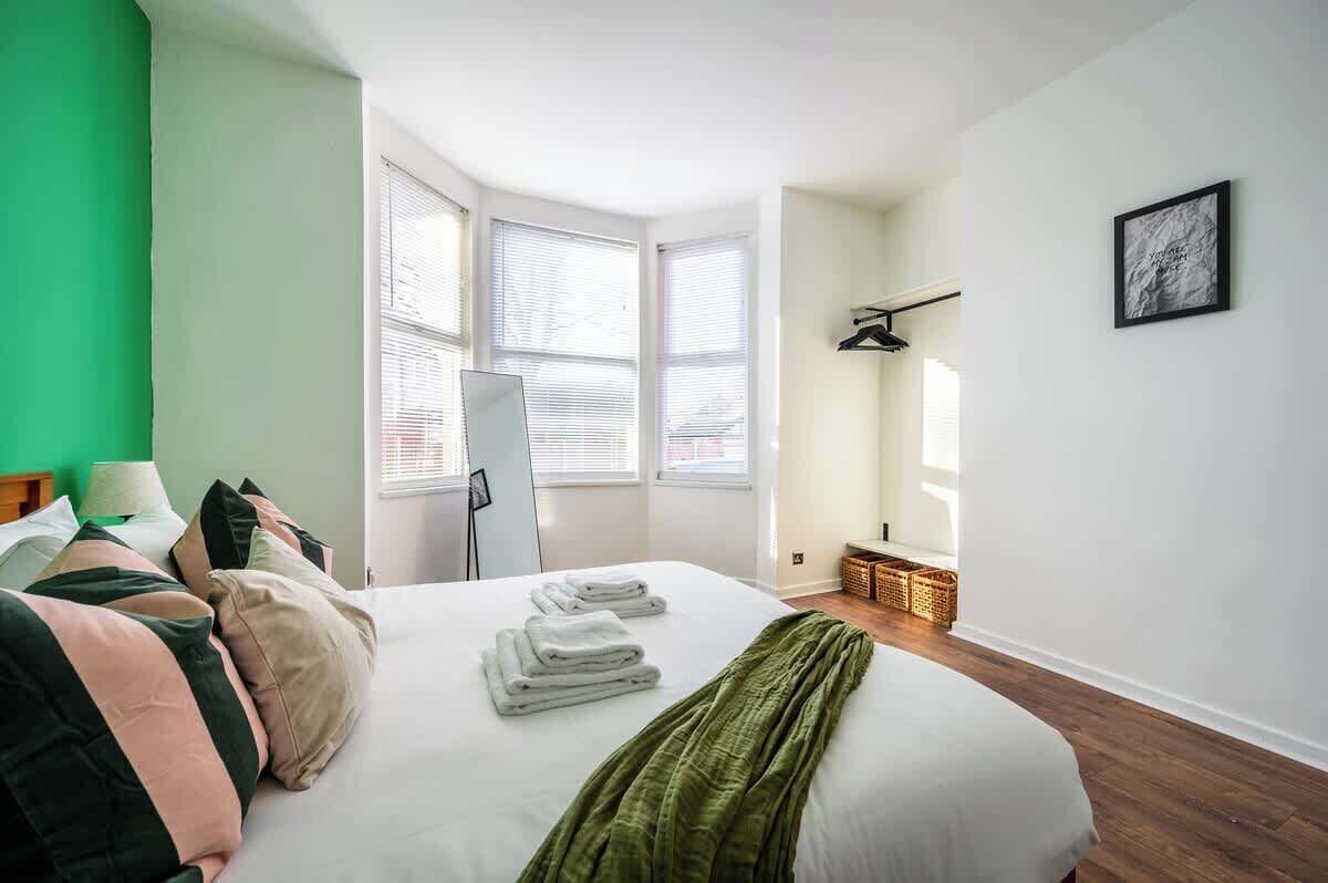 4 bedrooms, iron/ironing board, travel cot, WiFi