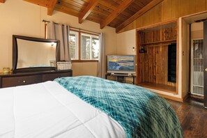 2 bedrooms, desk, iron/ironing board, free WiFi