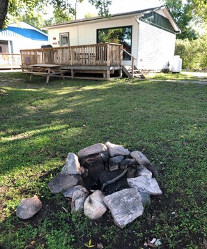 Property grounds - Swan #11 Graceland Cottages (Lavigne)