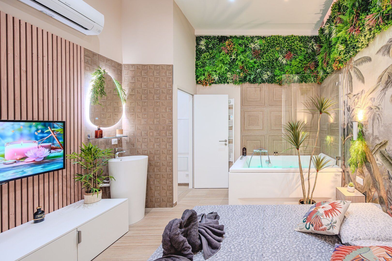 1 makuuhuone, työpöytä, silitysrauta/-lauta, internet