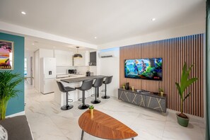 Fridge, microwave, oven, dishwasher