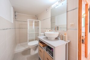 Shower, hair dryer, towels - La Grande Clémente, 2 flats (Toulon)