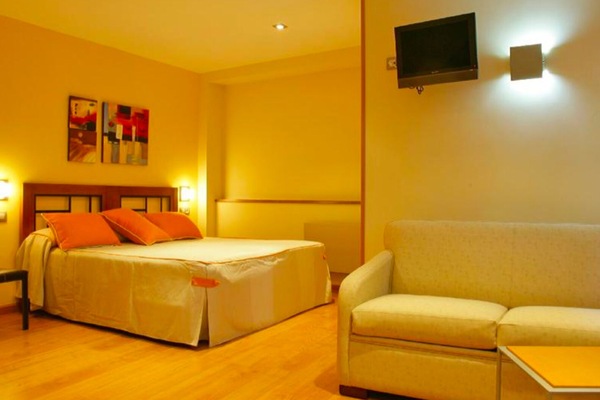 Family Apartment, Non Smoking, Patio | In-room safe, iron/ironing board, WiFi (free)