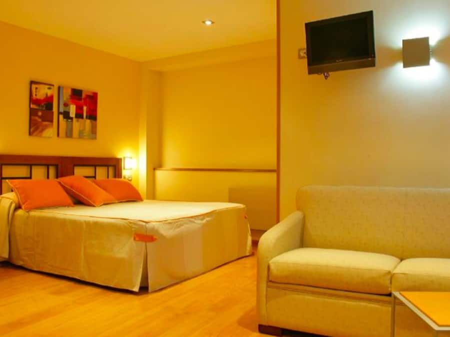 Family Apartment, Non Smoking, Patio | In-room safe, iron/ironing board, free WiFi