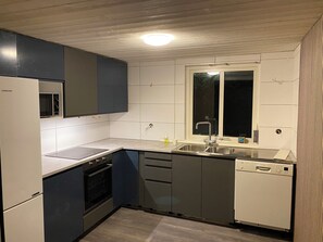 Four à micro-ondes, grille-pain