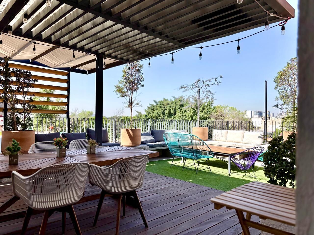 Habitación Compartida Mixta 6p (Rosa) | Terrace/patio